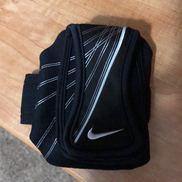 Nike Accessories - Nike armband/small pouch
